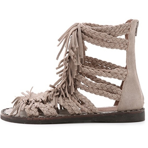 LOOKING FOR - Picture 3 of 3